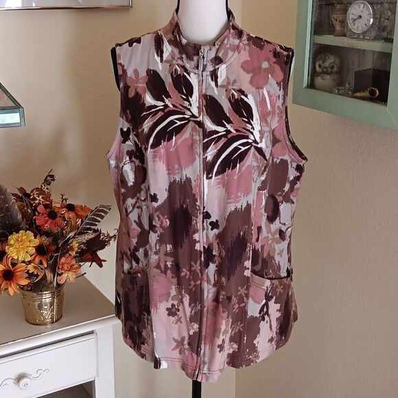 D&CO. Active Zip Up Vest - Picture 1 of 11